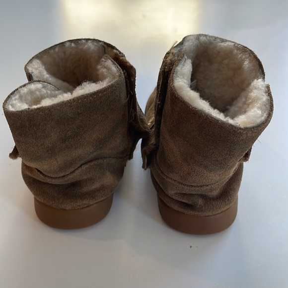 Ugg Boots - Picture 2 of 6